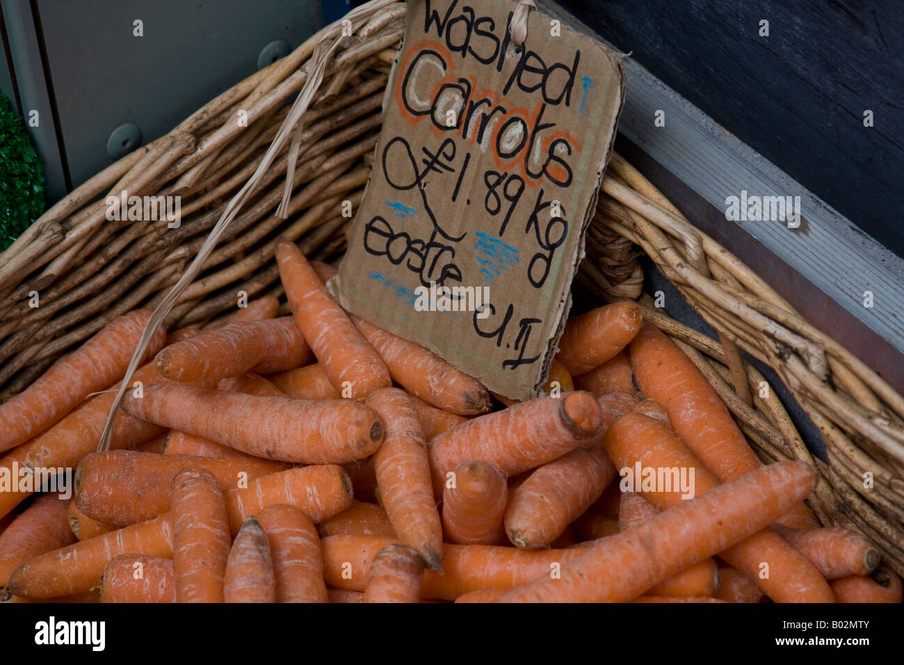 Carote organico al mercato di Norwich Foto Stock