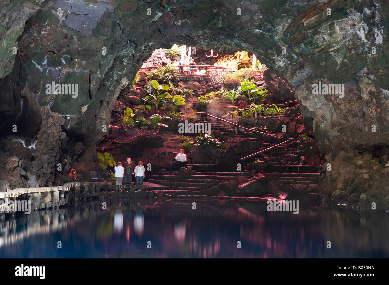 Lanzarote: Cafe all'interno della Caverna di Jameos Del Agua. Foto Stock