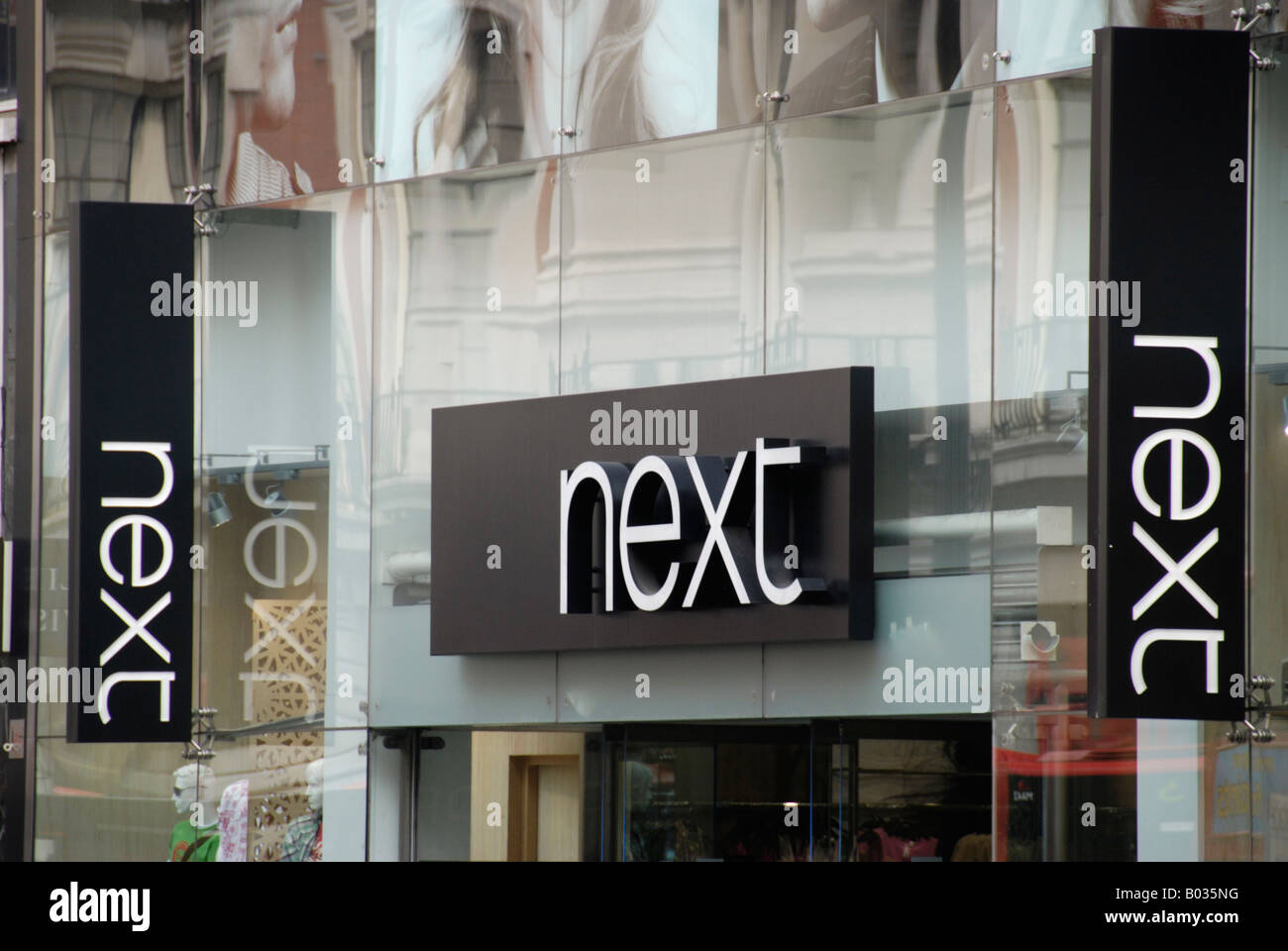 Il prossimo negozio di abbigliamento in Oxford Street Londra Foto Stock