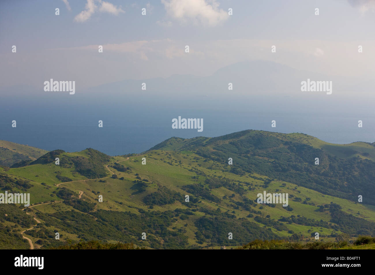 Stretto di Gibilterra e le montagne di Tanger in Africa visto dall'El Mirador del Estrescho, Costa de la Luz Foto Stock