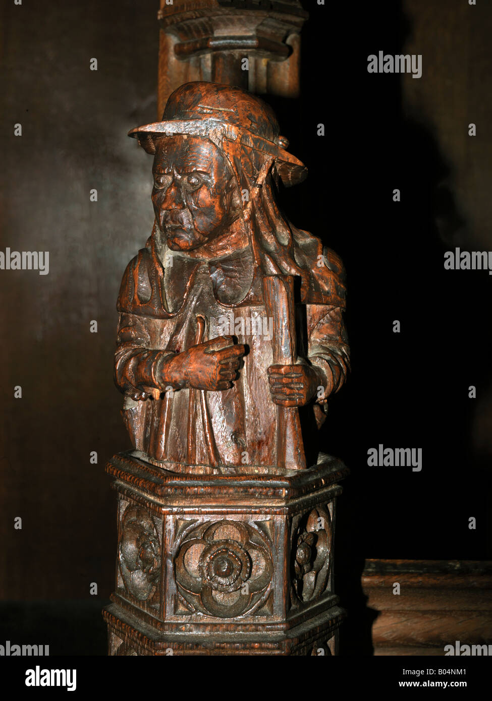 La predicazione la figura su un contrafforte fine degli stalli scolpiti c 1520 nella cappella della Madonna la Cattedrale di Winchester Hampshire Foto Stock