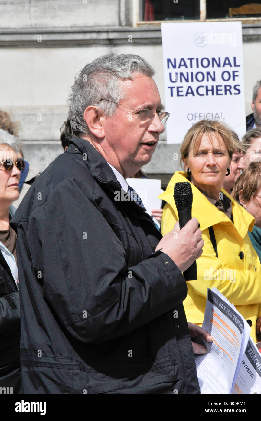 John Bangs Segretario Assistente di istruzione e pari opportunità Unione nazionale degli insegnanti dado Regno Unito Foto Stock