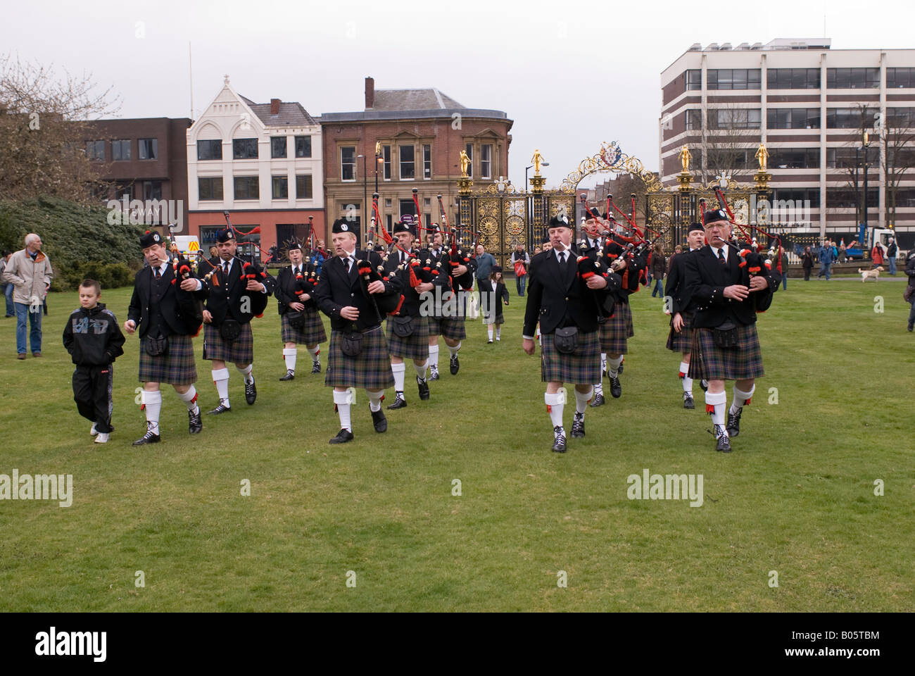 Marching Band suonare tubi di borsa Foto Stock