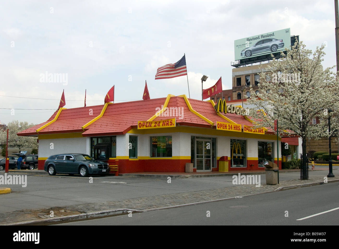 Un McDonald s un ristorante fast food sul Boulevard di Bruckner nel Bronx borough di New York Foto Stock