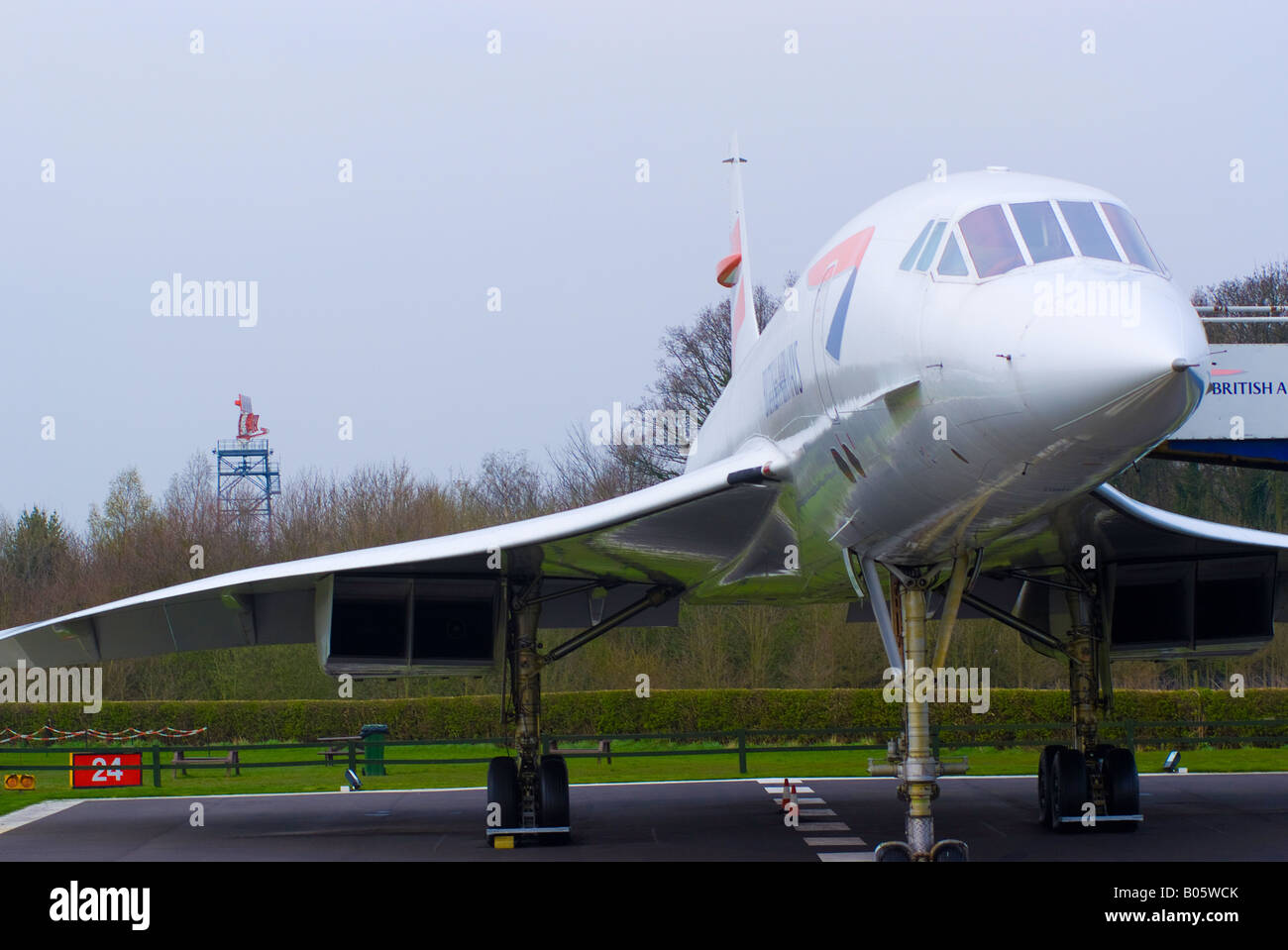 British Airways Concorde G-BOAC sulla visualizzazione statica in Area di visualizzazione a Manchester Ringway Airport England Regno Unito Foto Stock