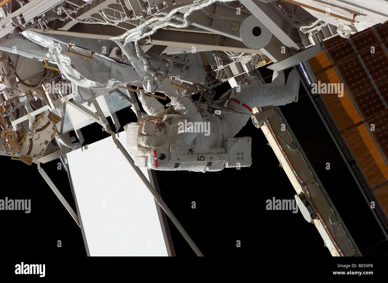 Un astronauta che partecipano all attività extravehicular. Foto Stock