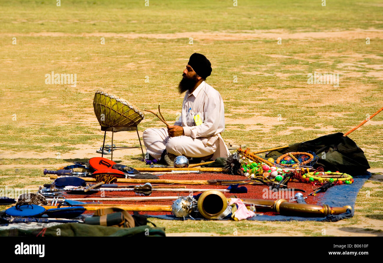 La religione sikh al festival Hollamohalla, Anandpursahib Punjab,l'India Foto Stock