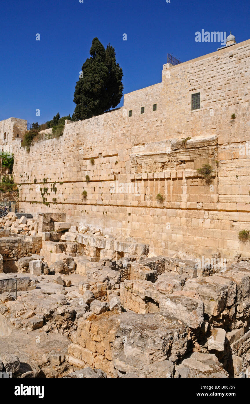 Resti di Robinson arco in corrispondenza della punta meridionale del Muro occidentale o Kotel a Gerusalemme Est Israele Foto Stock