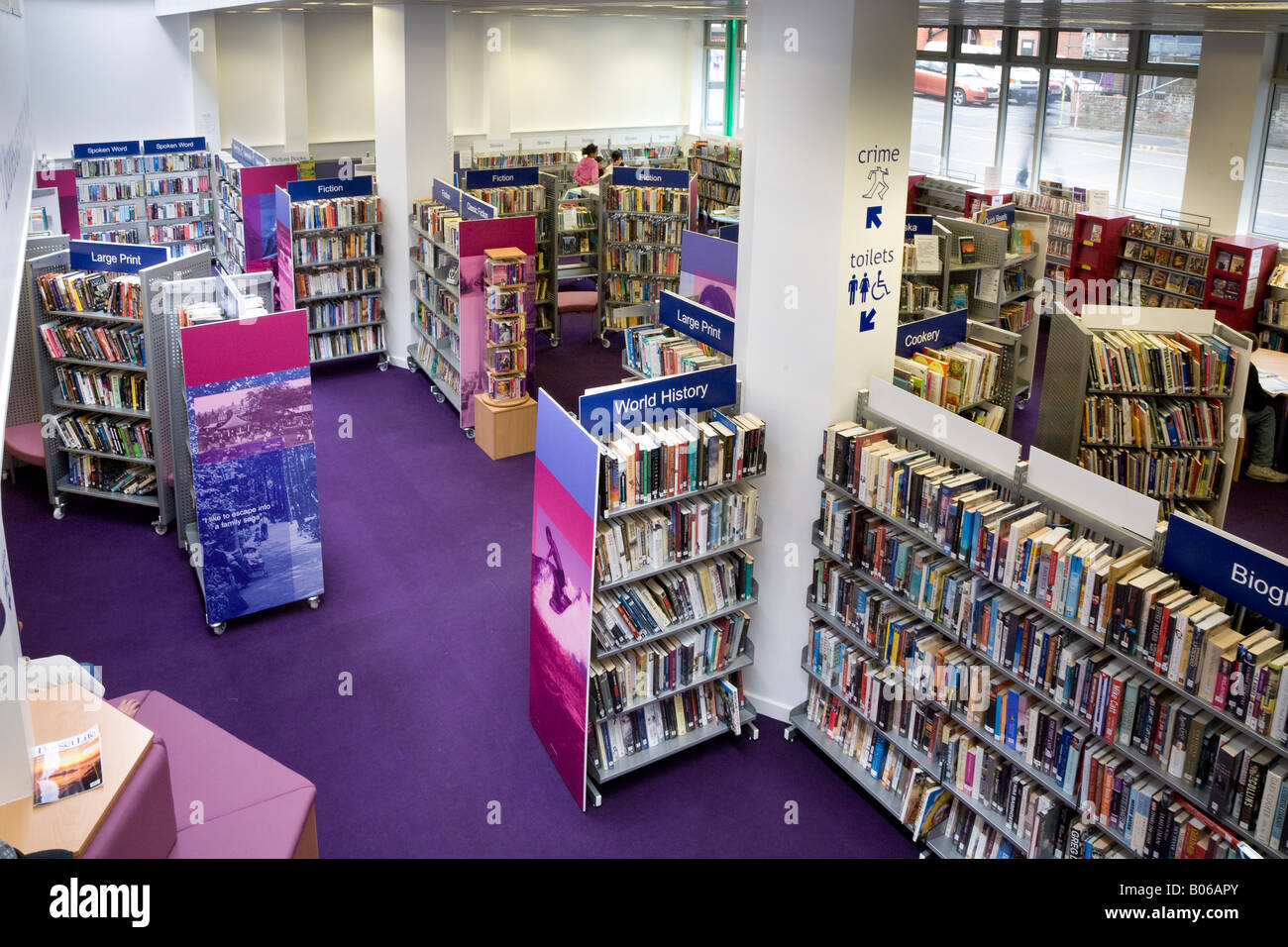 Pubblico Locale libro prestiti interni della libreria Foto Stock