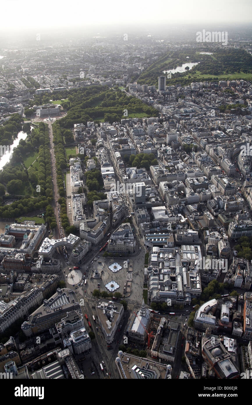 Vista aerea a sud-ovest di Trafalgar Square Mall St James s Park Green Park Hyde Park interno edifici della città London SW1 Inghilterra Foto Stock