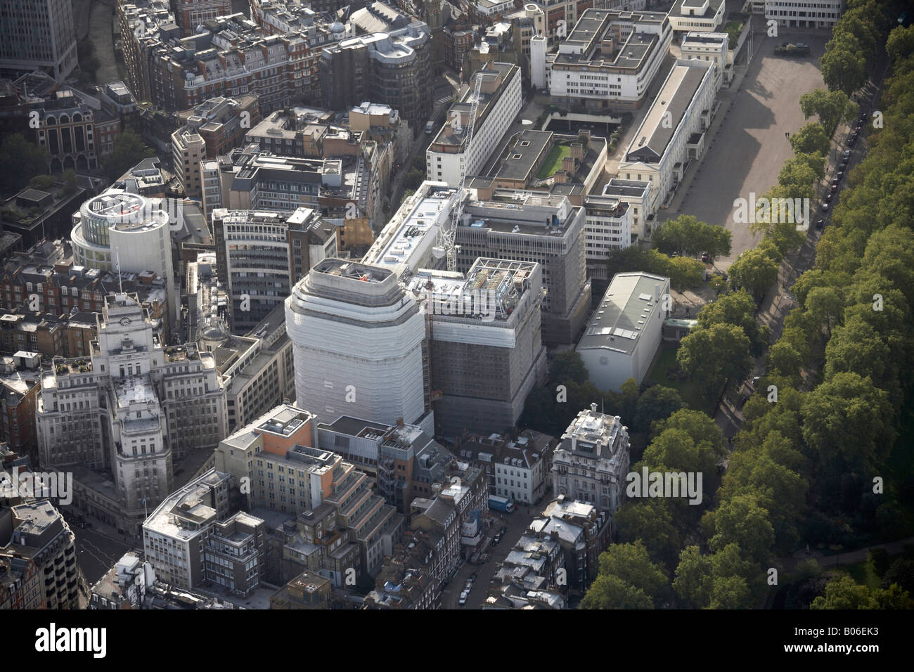 Vista aerea a sud-ovest di Wellington Barracks Tothill Street Birdcage Walk interno edifici della città Westminster London SW1 Inghilterra Foto Stock