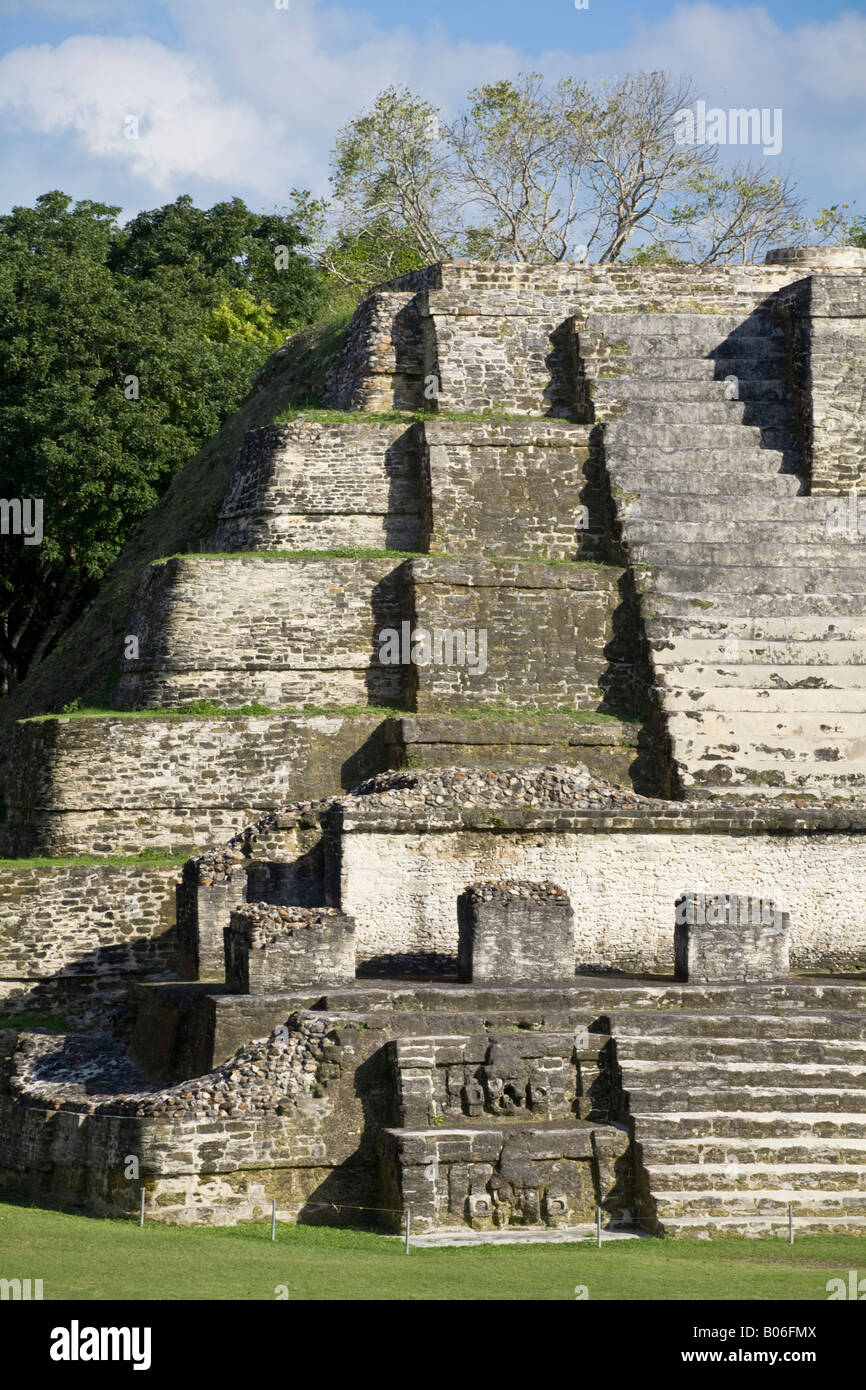 Belize, Altun Ha, Tempio della muratura altera struture (B-4) Foto Stock