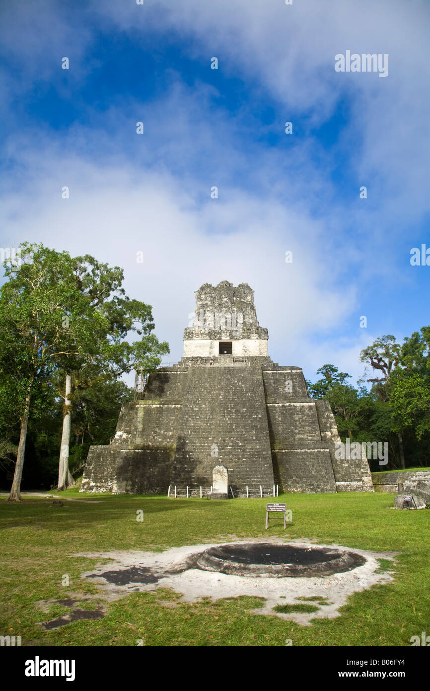 Guatemala, El Petén, Tikal, Gran Plaza, Tempio 11 Foto Stock