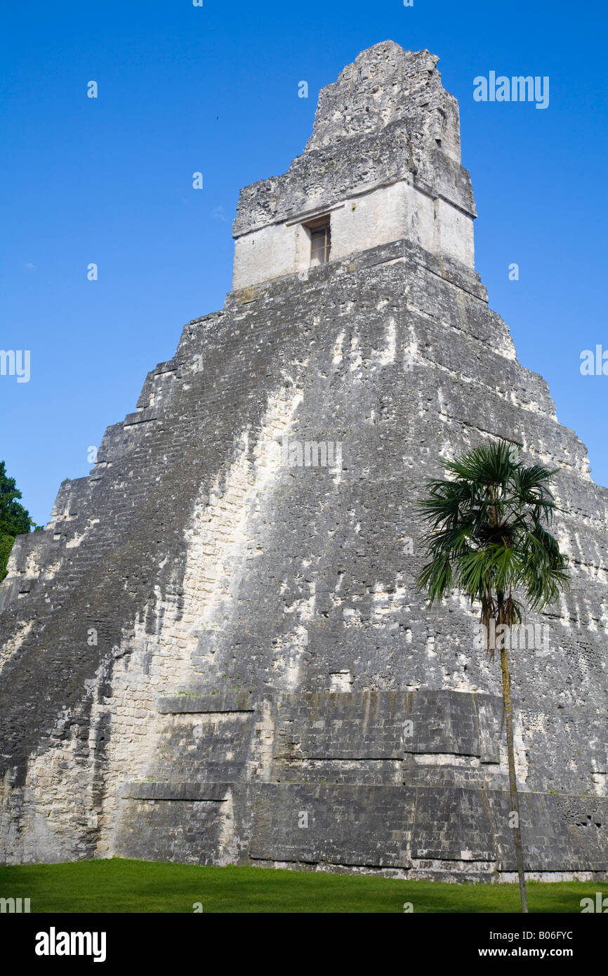 Guatemala, El Petén, Tikal, Gran Plaza, Tempio 1 - Tempio della grande Jaguar Foto Stock