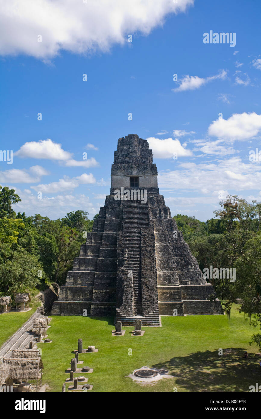 Guatemala, El Petén, Tikal, Gran Plaza, Tempio 11 Foto Stock