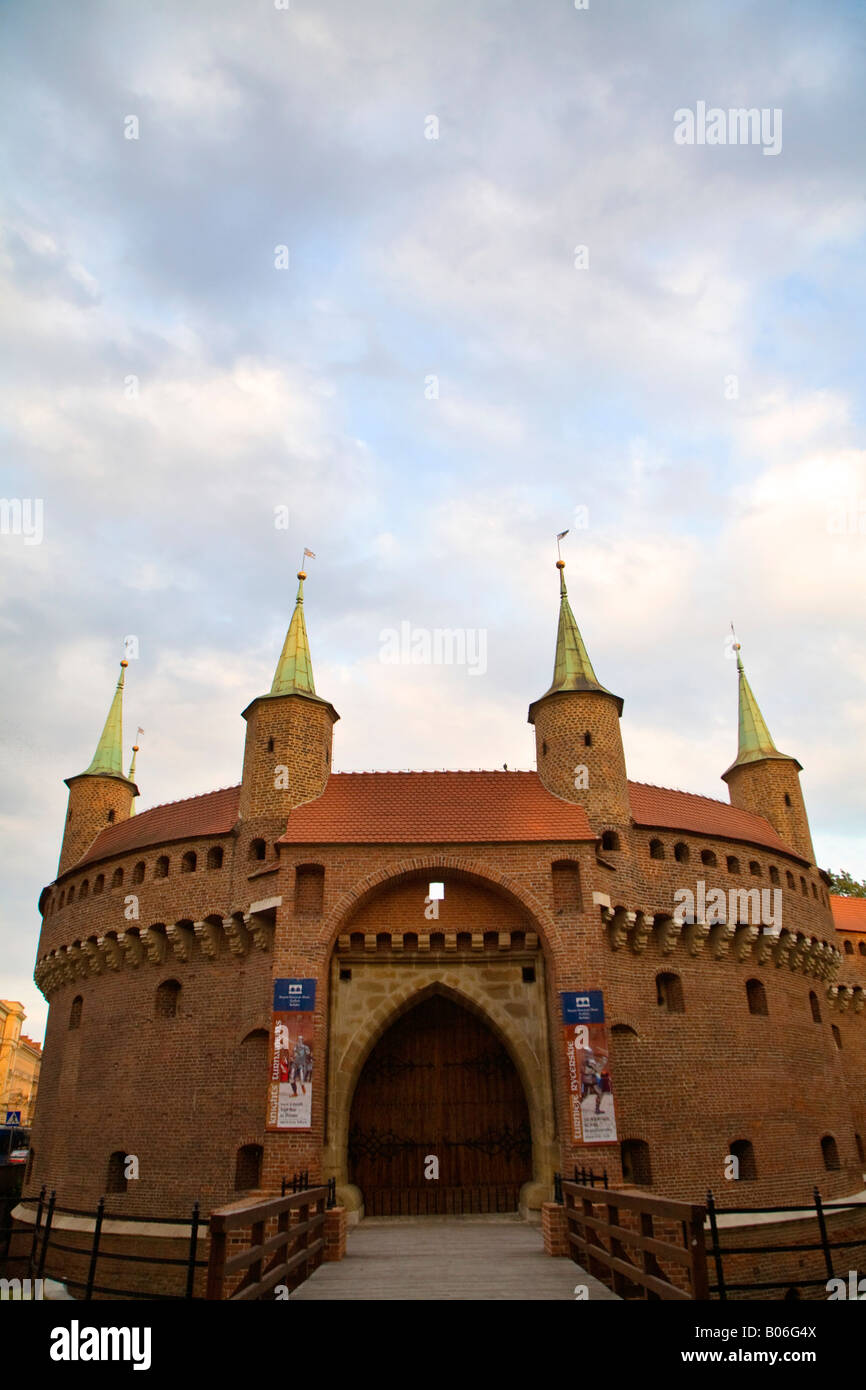 Gateway per la grande Barbican, Cracovia in Polonia Foto Stock