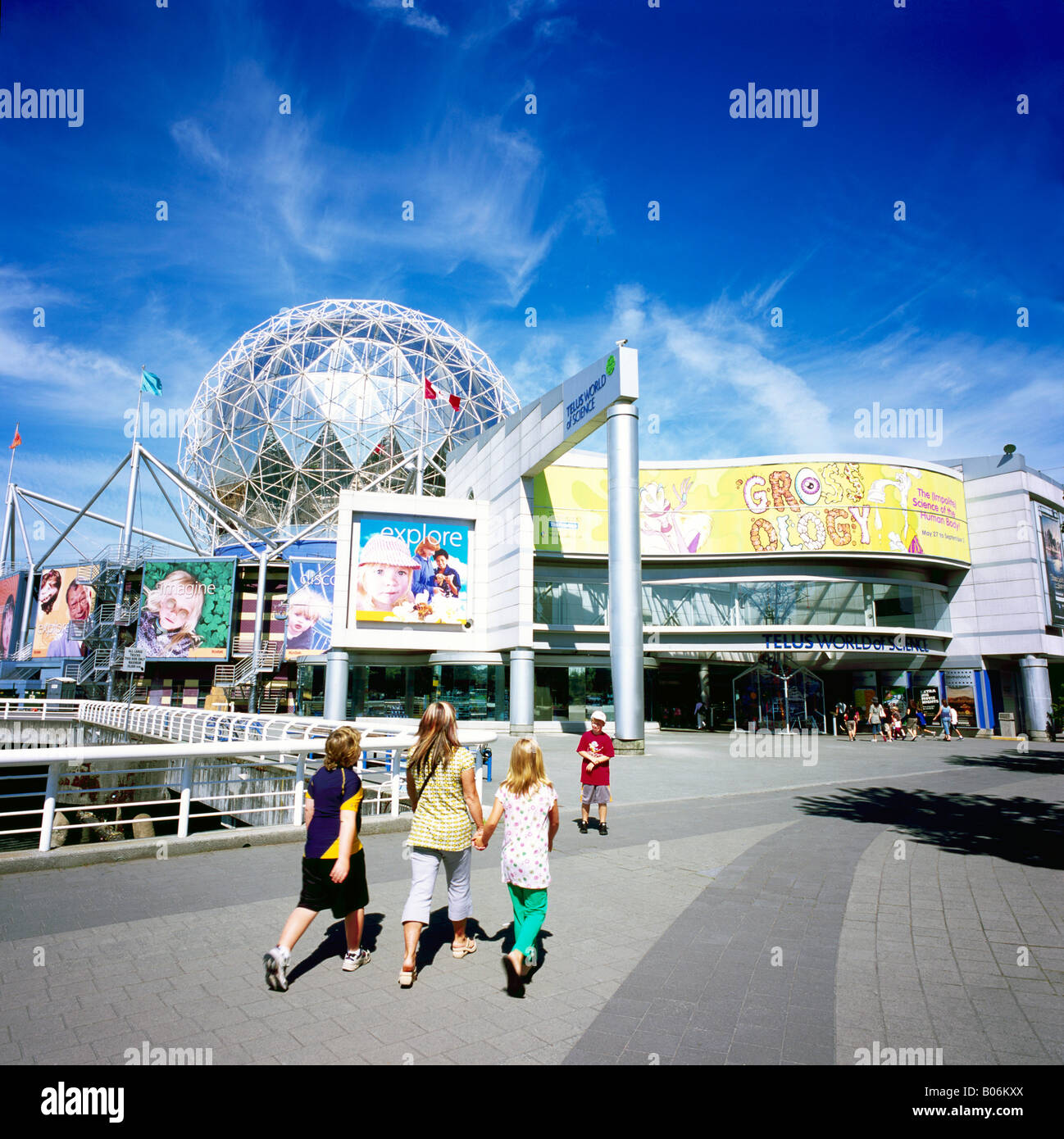 La famiglia in occasione di una visita a Telus World of Science in Vancouver, British Columbia, Canada - Immagine di archiviazione Foto Stock