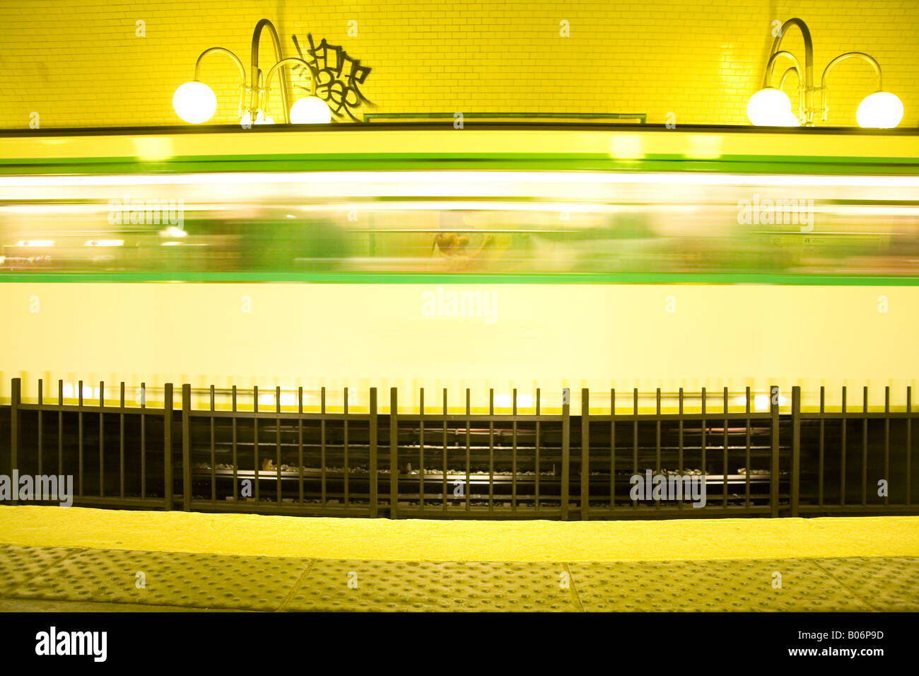 Citare la stazione della metropolitana sulla linea della metropolitana sistema della metropolitana di Parigi Francia. Foto Stock