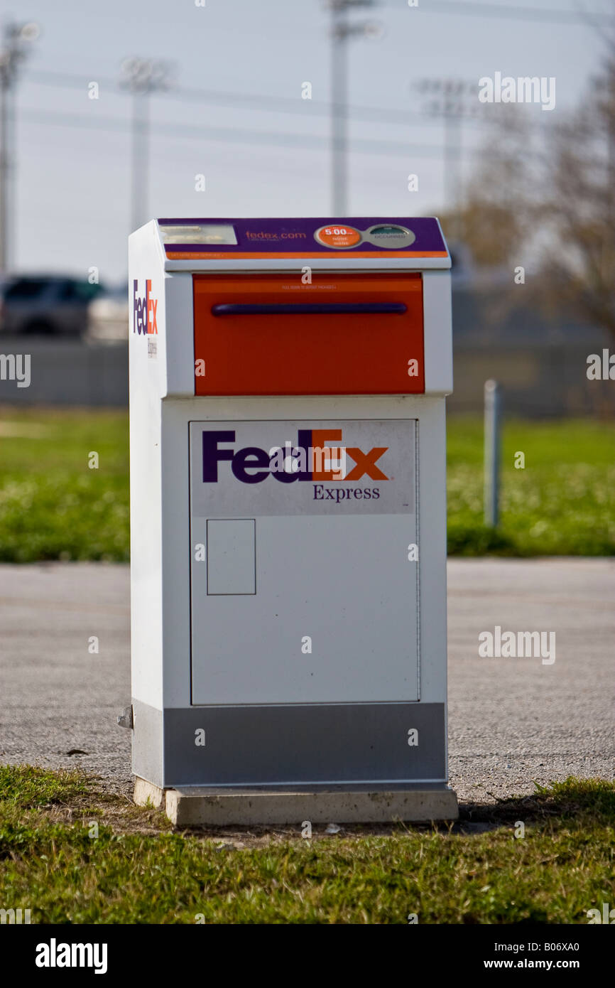 Fed Ex Drop Box per il ritiro e la consegna Foto Stock
