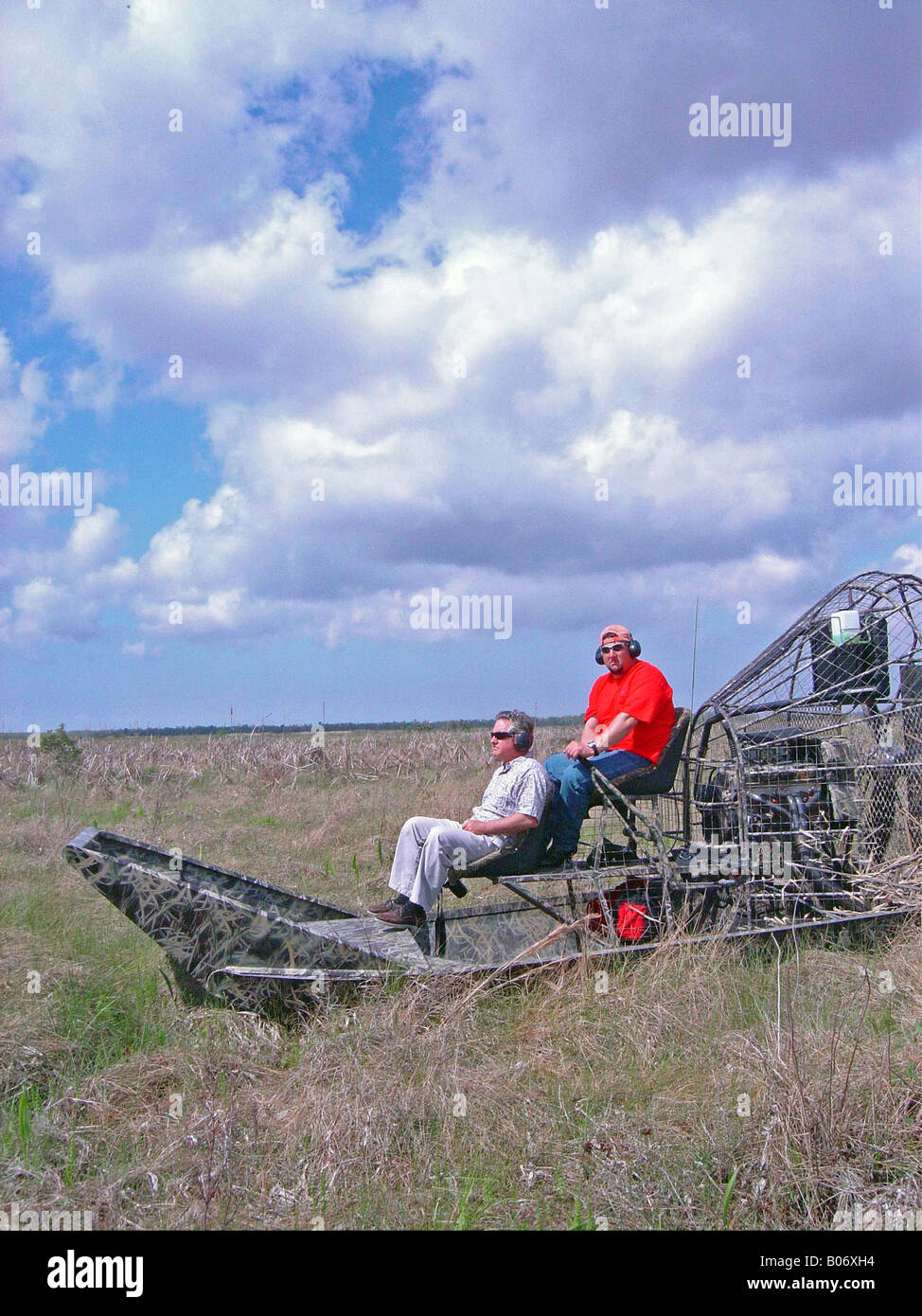 Airboaters in marsh Foto Stock