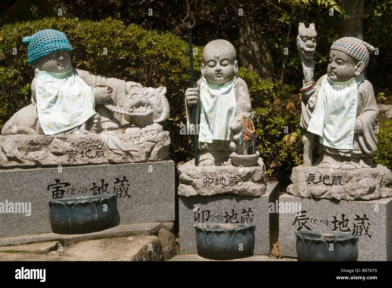 Giappone Miyajima tempio Daishoin Buddha vestito Foto Stock