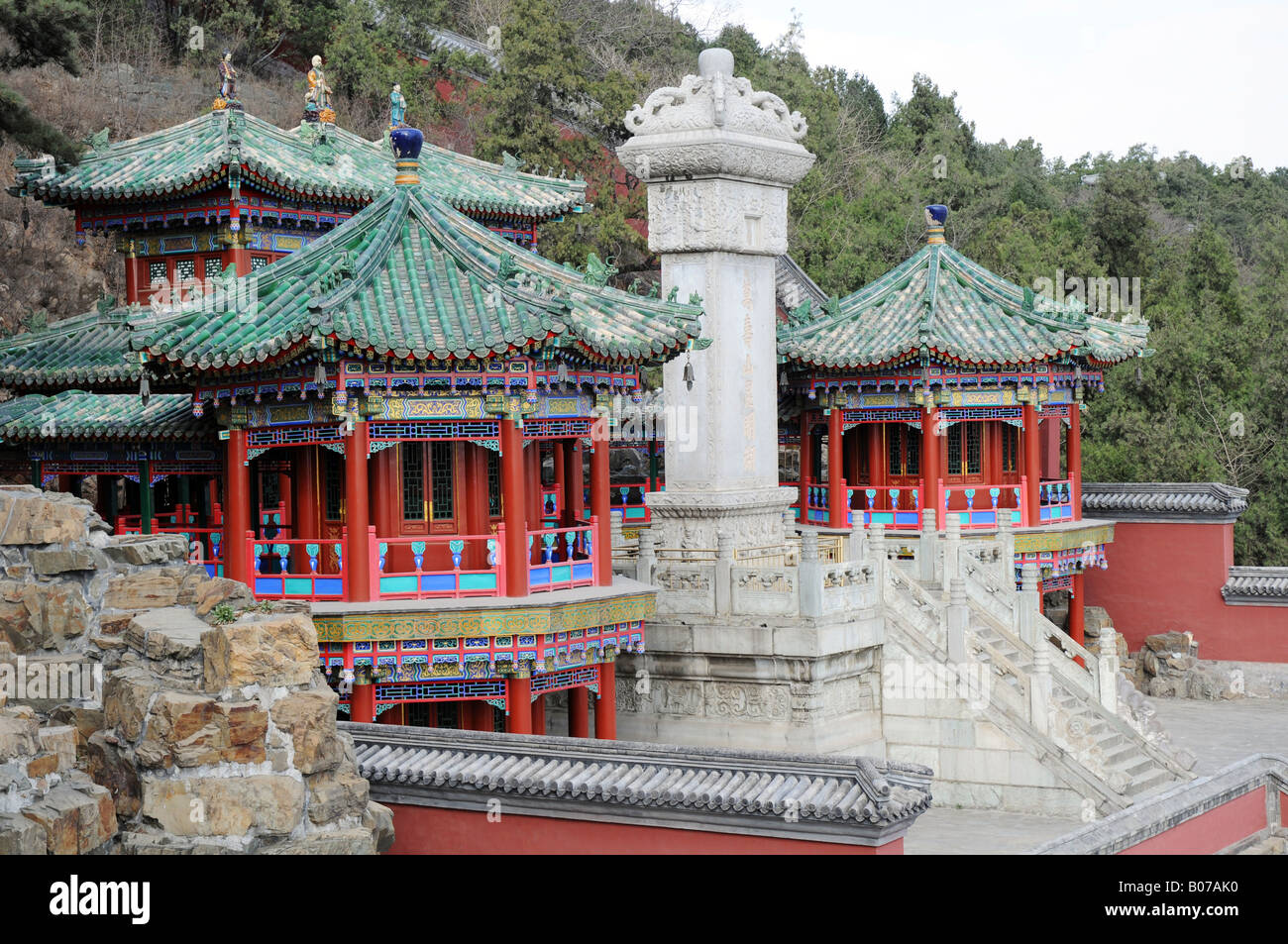 Zhuanlun Zang archivi girevole e l'imperatore Qianlong la stele presso il Palazzo Estivo, Pechino, Cina, 2008. Foto Stock