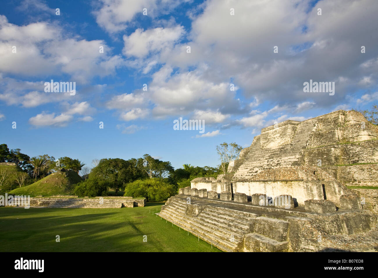 Belize, Altun Ha, Tempio della muratura altera struture (B-4) Foto Stock
