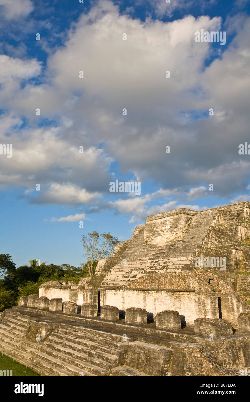 Belize, Altun Ha, Tempio della muratura altera struture (B-4) Foto Stock