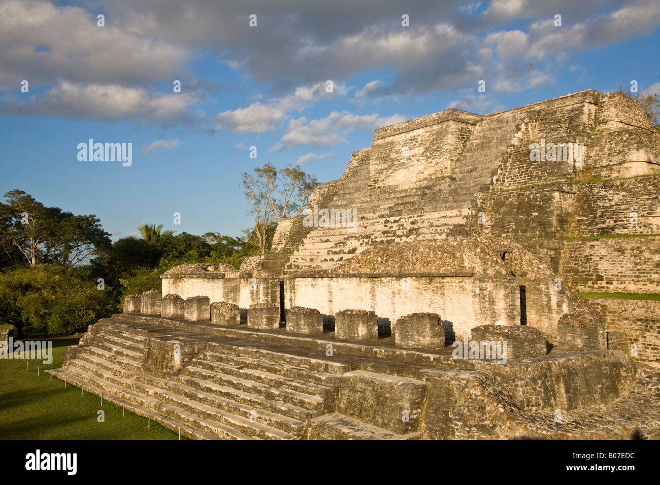 Belize, Altun Ha, Tempio della muratura altera struture (B-4) Foto Stock