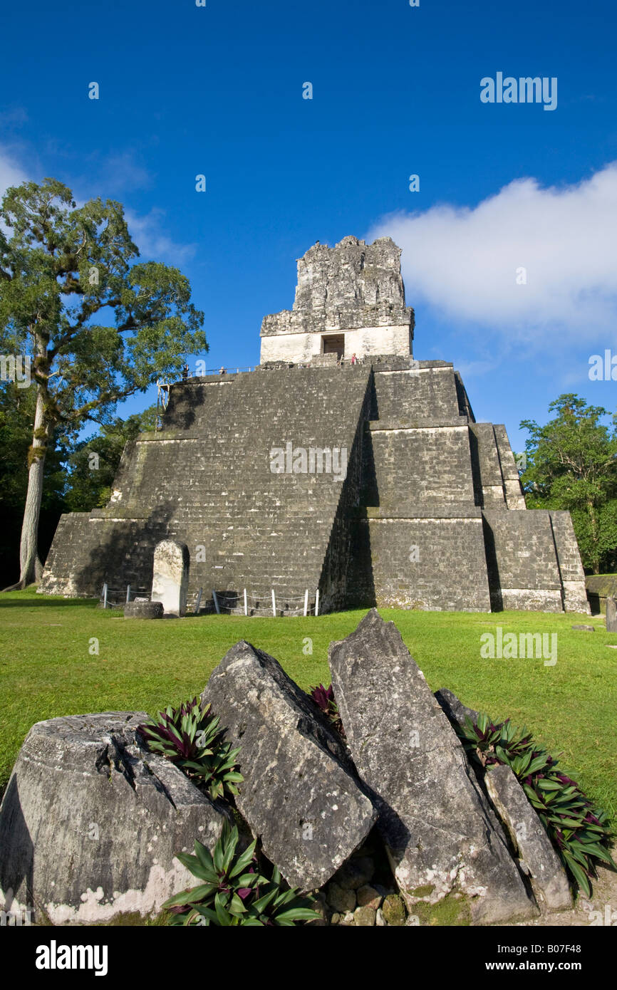 Guatemala, El Petén, Tikal, Gran Plaza, Tempio 11 Foto Stock