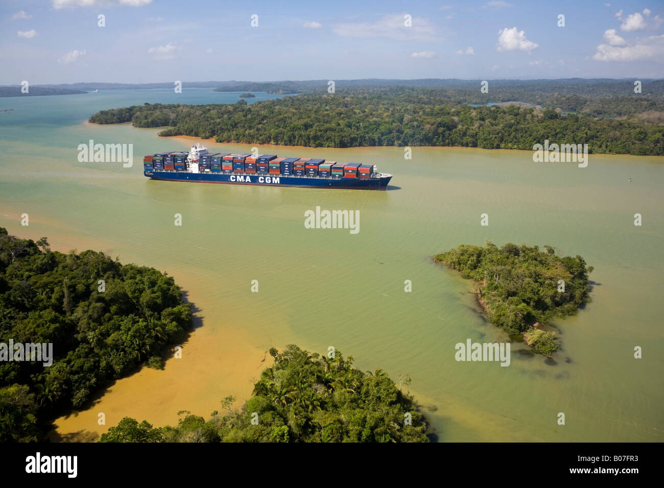 Panama, container in transito sul Canale di Panama, Gatun Lago Foto Stock