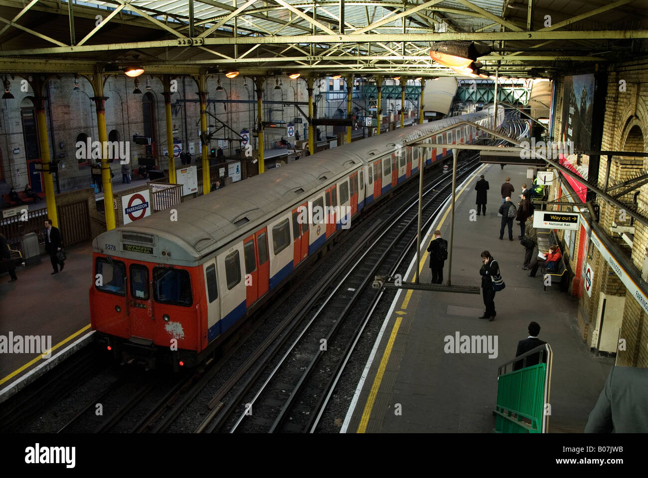 Fermata della metropolitana di Farrington STAZIONE METROPOLITANA DI LONDRA 2008 Foto Stock