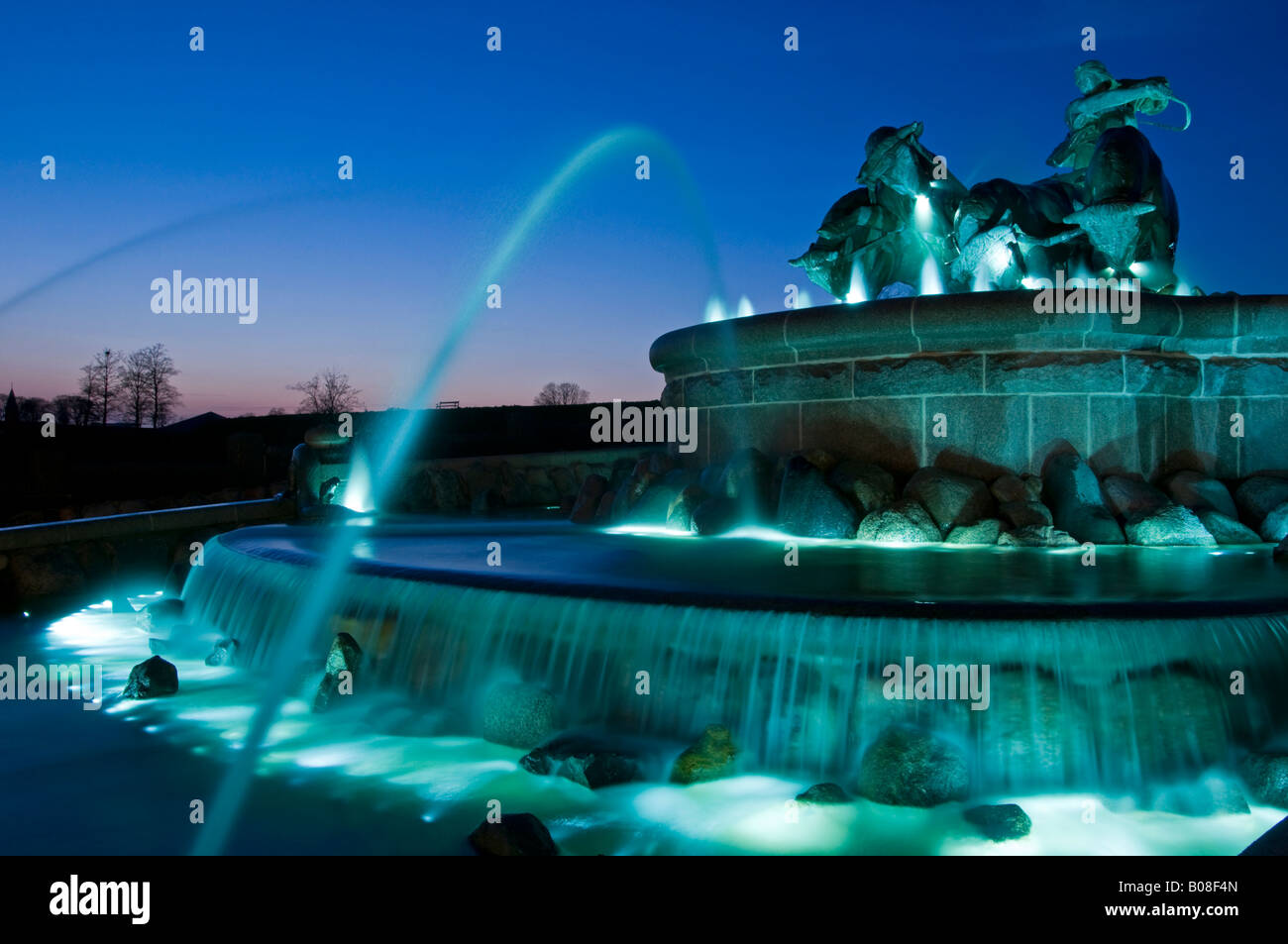 La spettacolare Fontana Gefion di notte, Frederiksstaden, Copenaghen, Danimarca, Europa Foto Stock