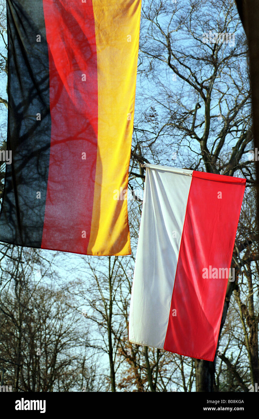 Tedesco e bandiere polacche Foto Stock