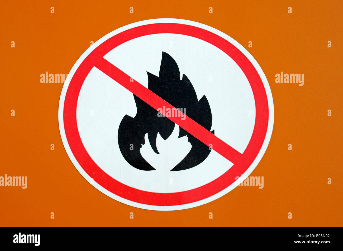 Segno che vietano fuochi, incendi ammessi, Algar, Callosa d'en Sarria, Alicante, Costa Blanca, Spagna Foto Stock
