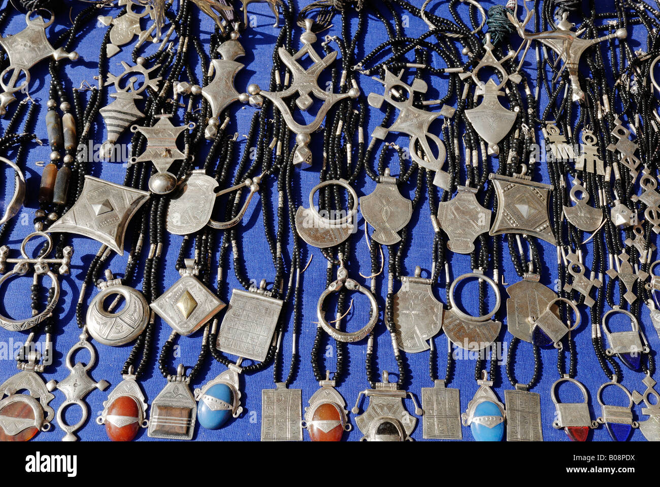 Argento gioielli Tuareg, Tamanrasset, Algeria, sahara Africa del Nord Foto  stock - Alamy