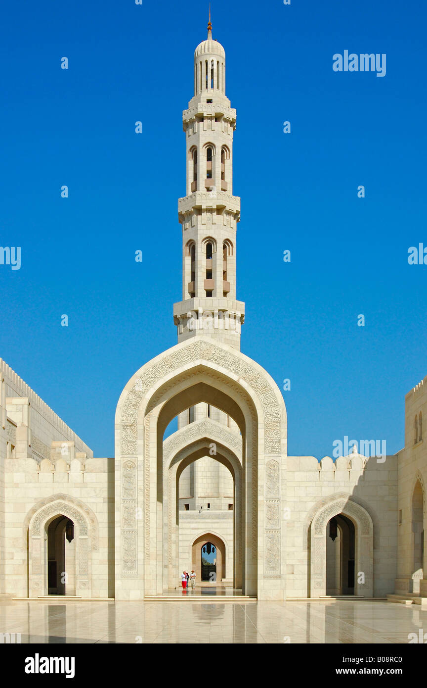 Minareto in Sultan Qaboos moschea, Moscato, il sultanato di Oman, Medio Oriente Foto Stock