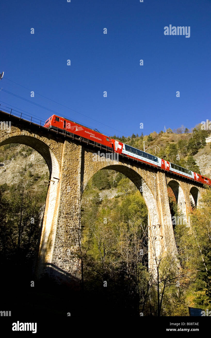 Glacier-Express sul ponte Grengiols, Svizzera Vallese Foto Stock