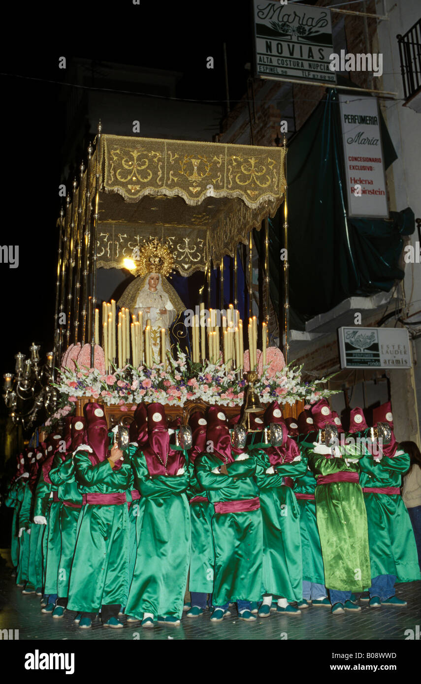 Semana Santa processione durante la Settimana Santa in Ronda, provincia di Malaga, Andalusia, Spagna Foto Stock
