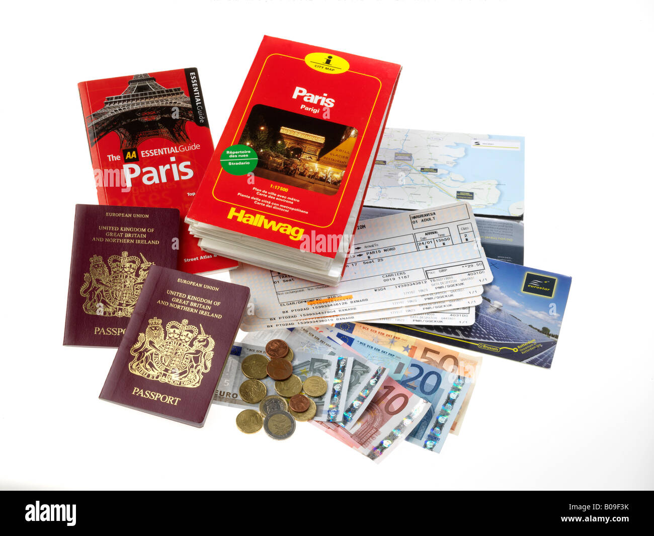 Mappa di Parigi & documenti di viaggio passaporto, etc Foto Stock