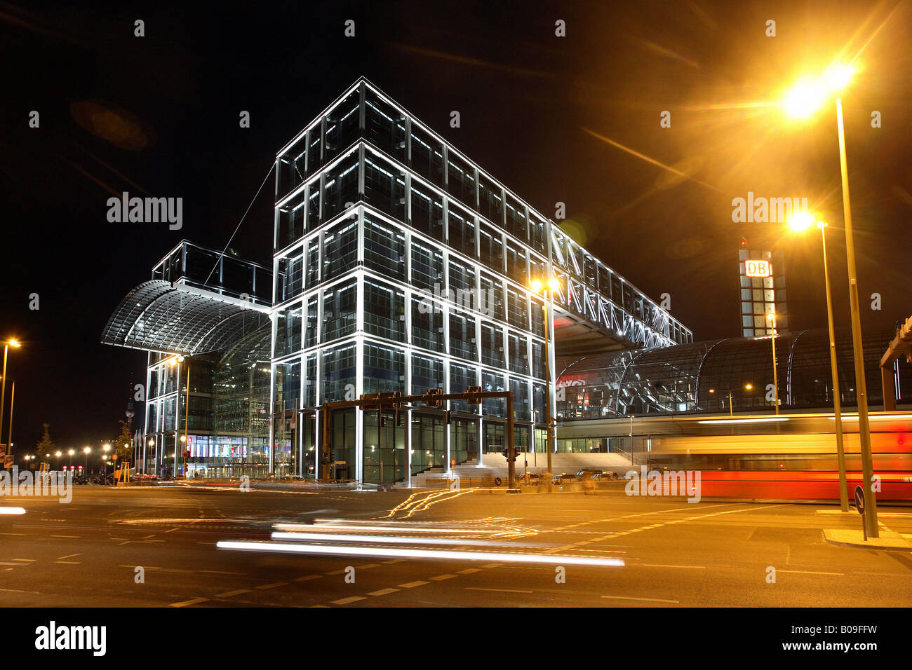 La stazione centrale di notte, Berlino, Germania Foto Stock