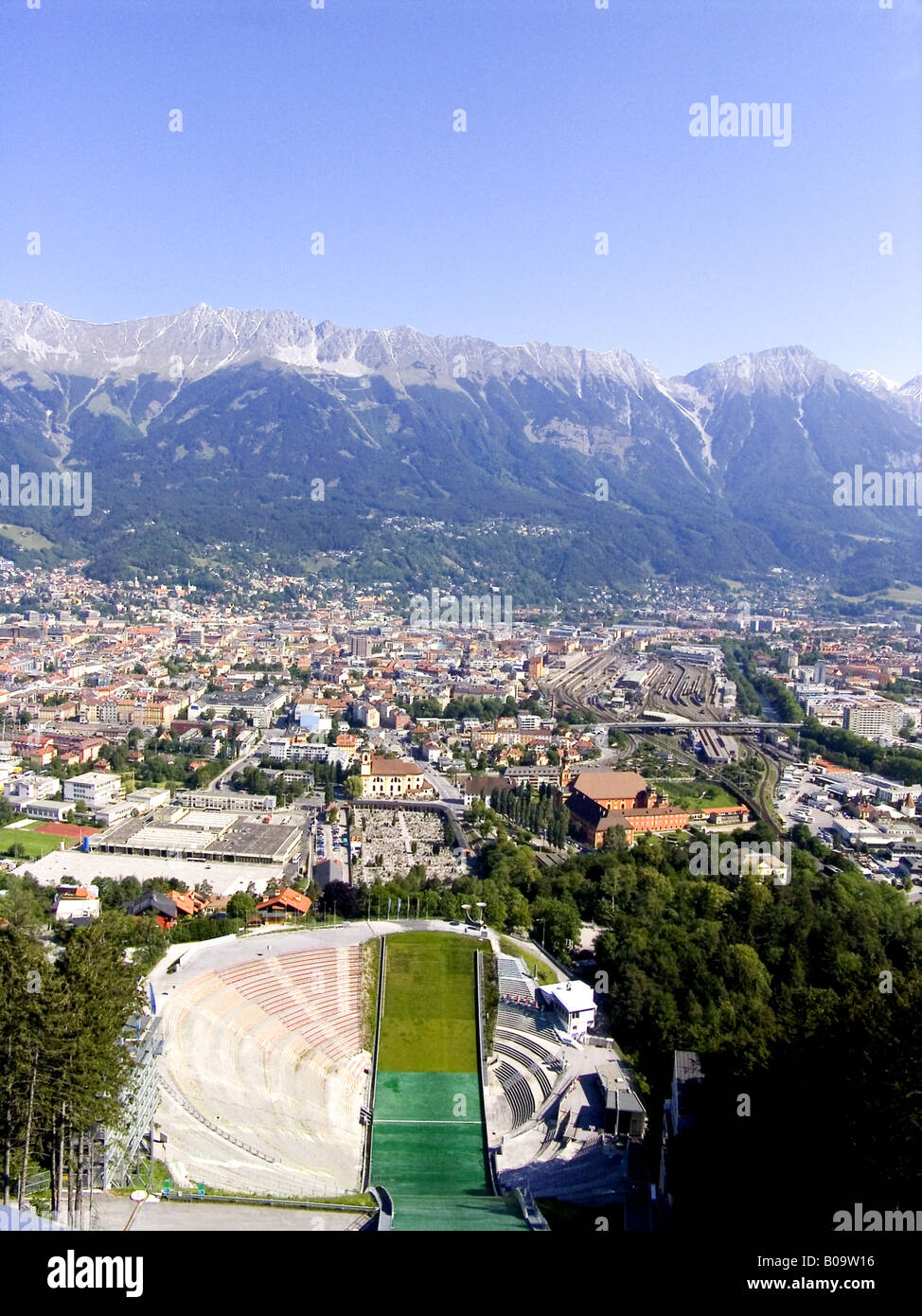 Vista da Bergiselschanze in città e di Nordkette, Austria, Innsbruck Foto Stock