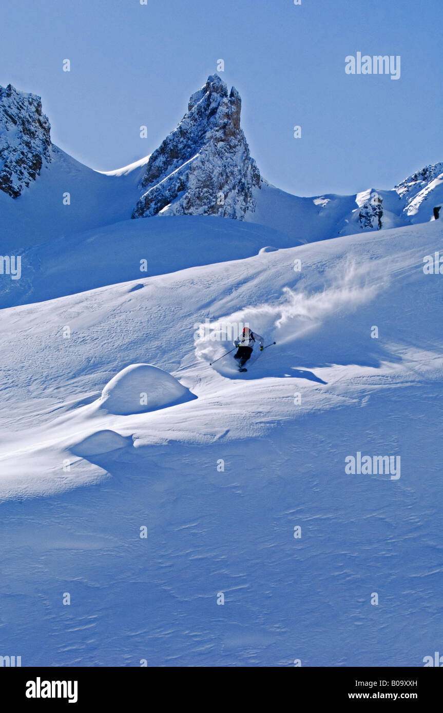 Sciare a Courchevel ski ressort, Francia, Alpi Foto Stock