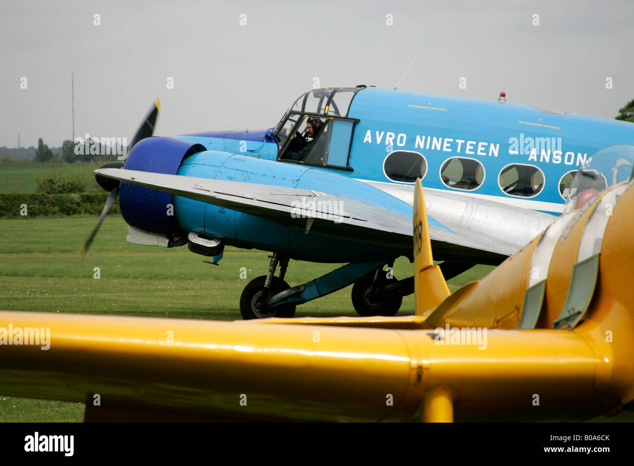 AVRO DICIANNOVE ANSON aereo,SHUTTLEWORTH COLLECTION AT OLD WARDEN AIRFIELD Foto Stock