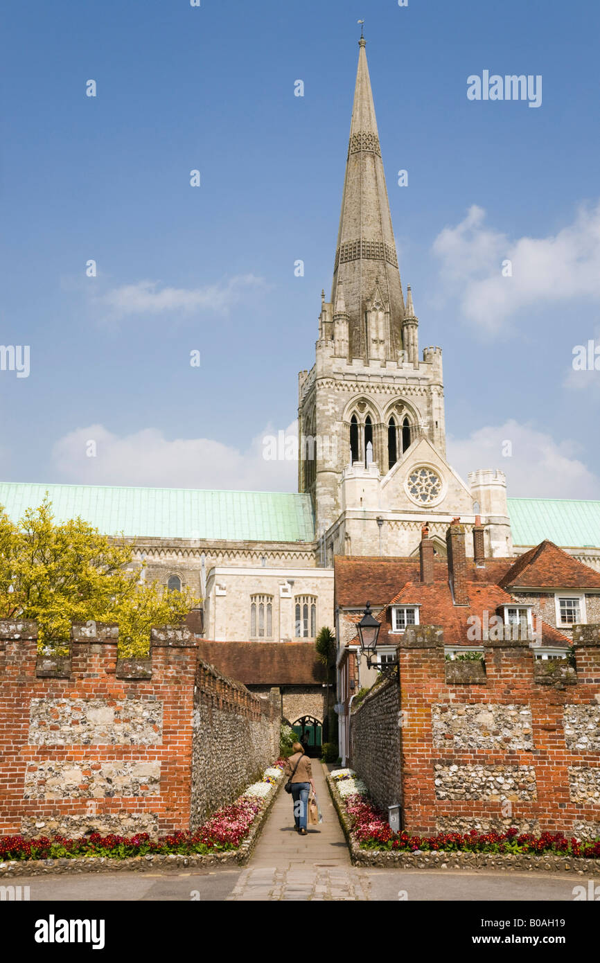 CHICHESTER CATHEDRAL 1199 Chiesa Cattedrale della Santissima Trinità e a San Richard a piedi. Chichester West Sussex England Regno Unito Gran Bretagna Foto Stock