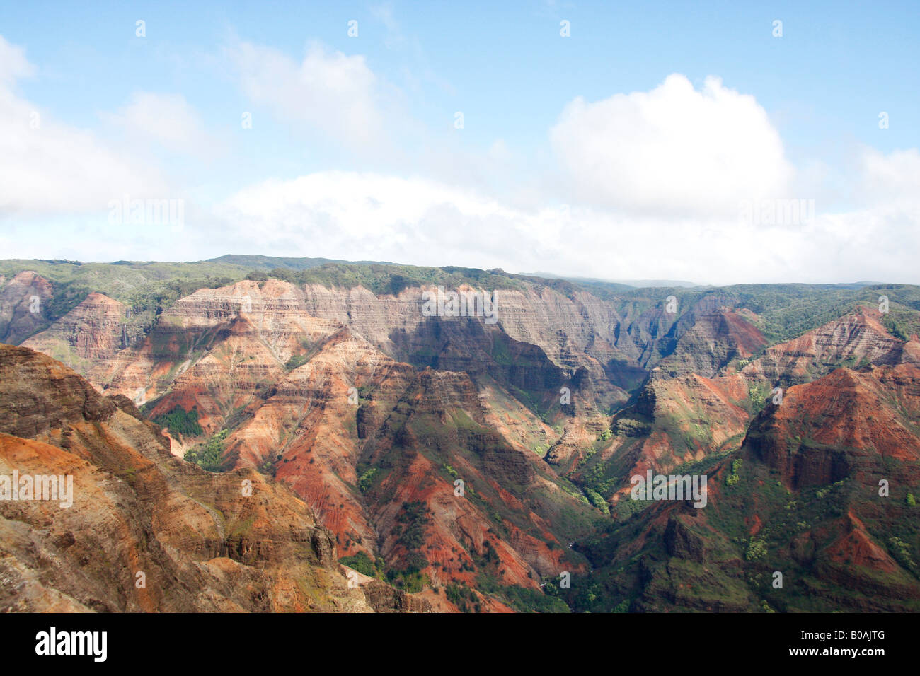 Colorate in modo spettacolare Canyon di Waimea sulla Kaua'i isola Hawaii è spesso descritto come il Grand Canyon del Pacifico Foto Stock
