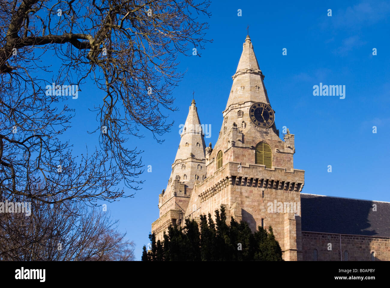 Le guglie gemelle di San Machar's Cathedral, Aberdeen Foto Stock