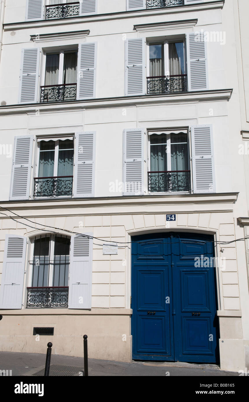 54 Rue Lepic Montmatre a Parigi dove Van Gogh visse. Foto Stock