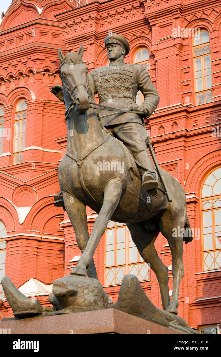Statua di Esercito Rosso Maresciallo Georgy Zhukov Konstantinovich sul suo cavallo, Mosca, Russia, Federazione russa Foto Stock