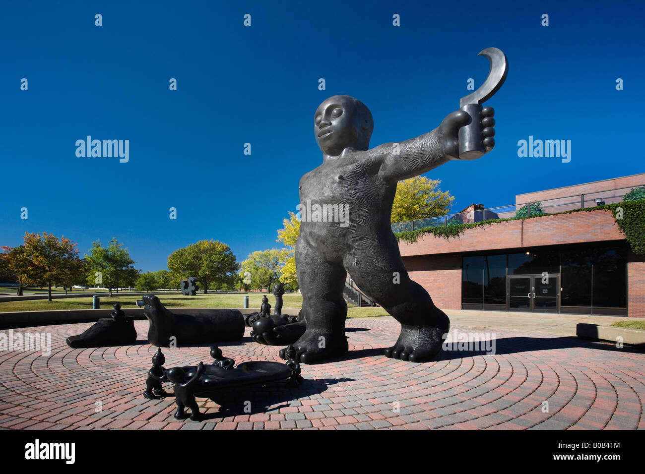 Dreamers awake by Tom Otterness sul display a Wichita Art Museum Wichita Kansas Foto Stock